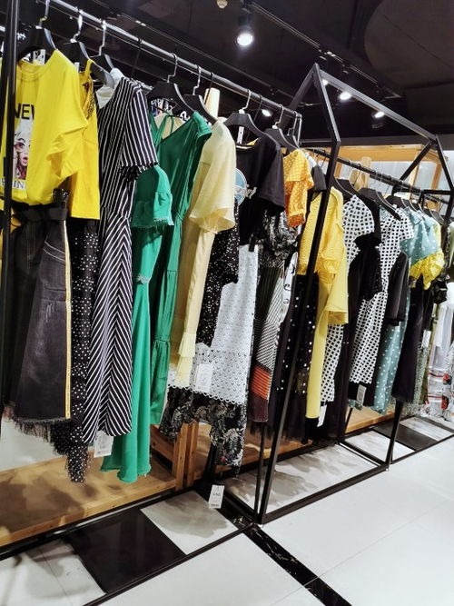 精品批发 全国十大女装品牌折扣，百搭版连衣裙全解析
